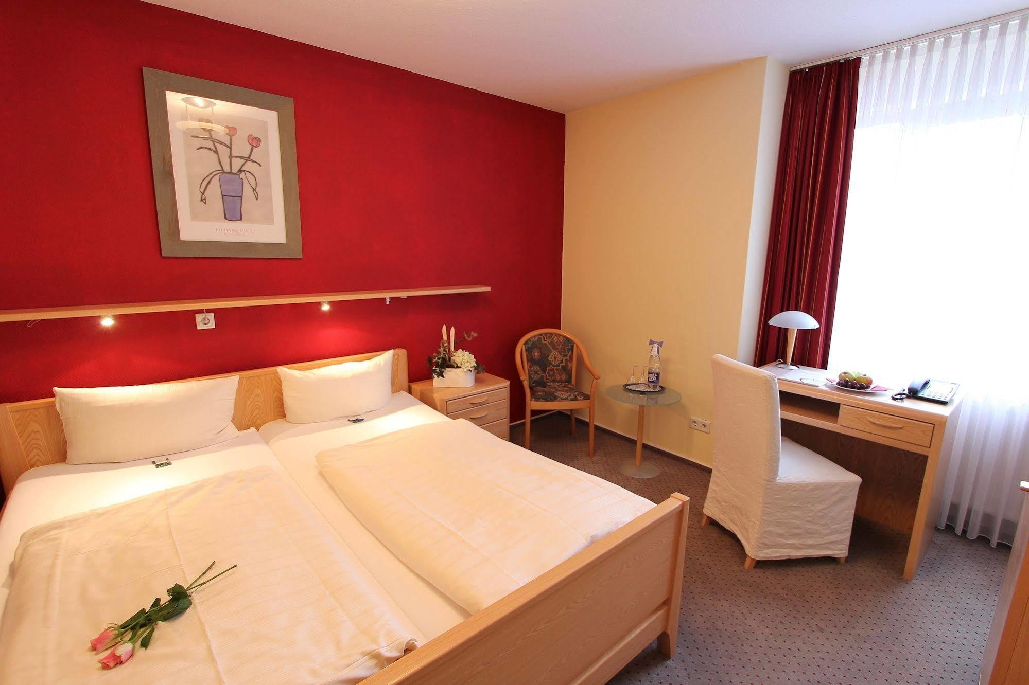 Akzent Hotel Jonathan Lippstadt Esterno foto